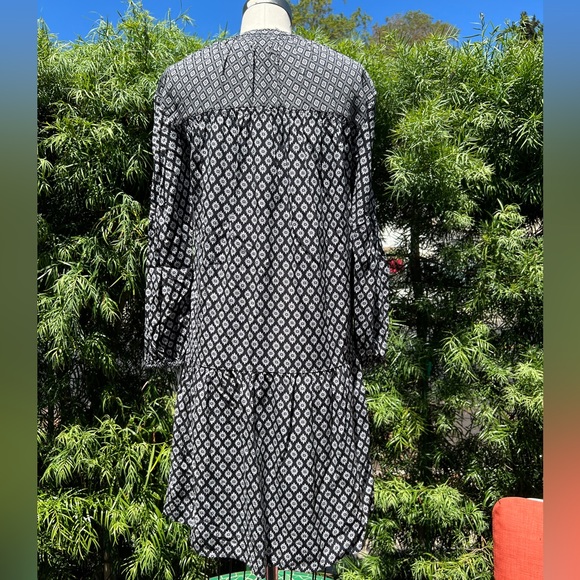 Joie dress, size X small, color black with white flower pattern - Picture 7 of 12